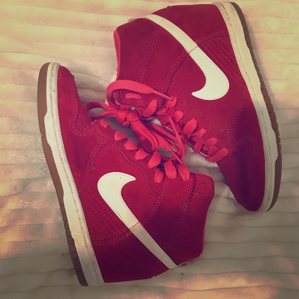 COPY - Nike sneakers with heel